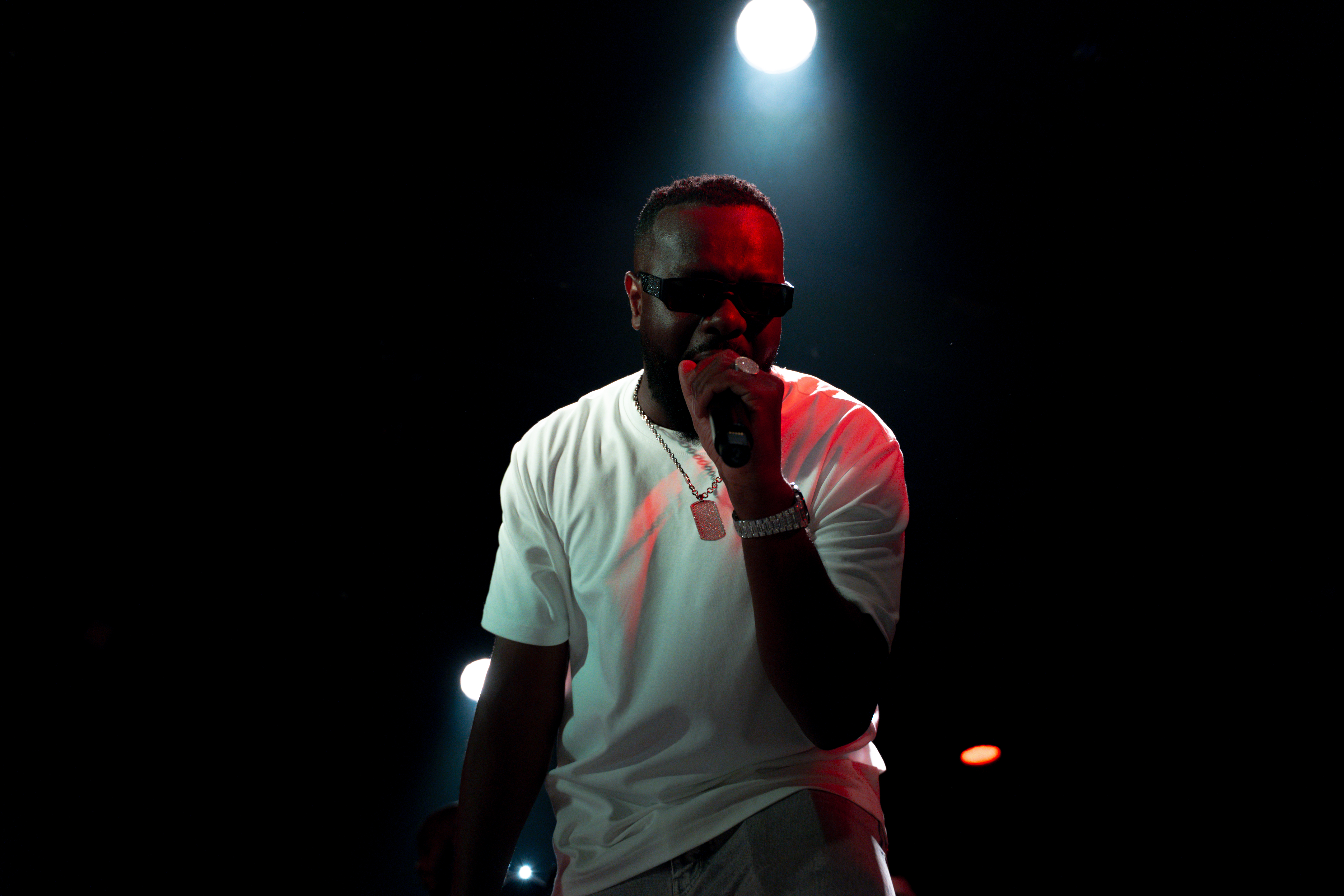 concert GIMS lumière scène rendu cinématographique